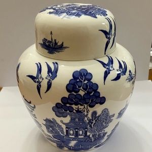 Vintage, Rare, Coalport-England Blue Willow Ginger, Prune or Tea Jar 7in x 6.5in